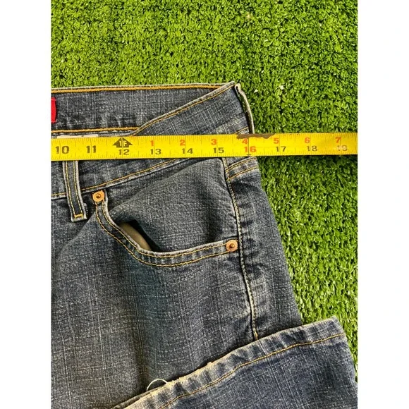 Levi 515 Signature Women Medium Wash Mid Rise Bootcut Jeans Blue Size 8S - Picture 4 of 9